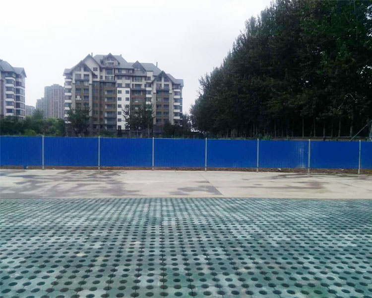 工程围挡板在道路施工中的重要性