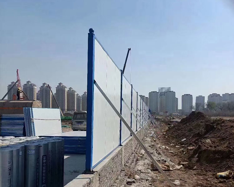 市政围挡板的主要功能是什么